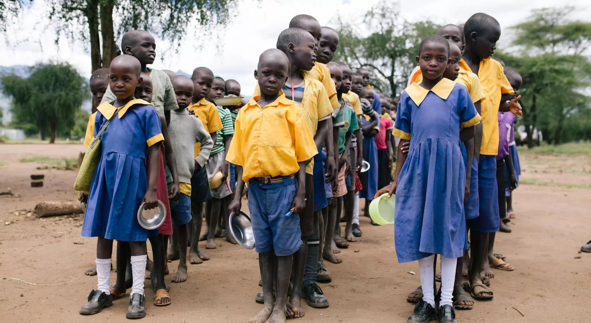 Kinderen gaan naar school in Uganda