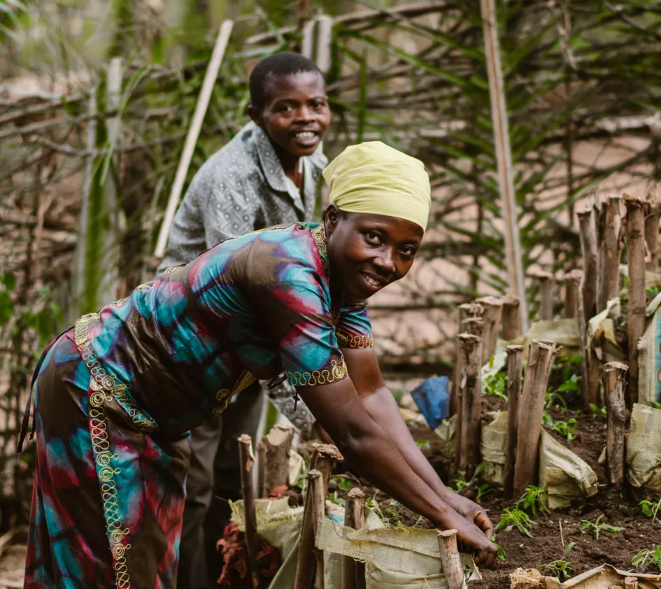 Family working together Burundi 2022