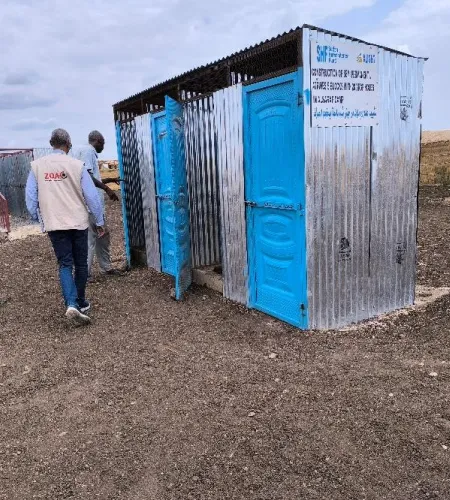WC blokken in het kamp