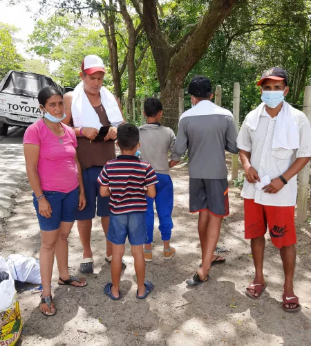 Venezuelan refugees on the side of the road in Colombia