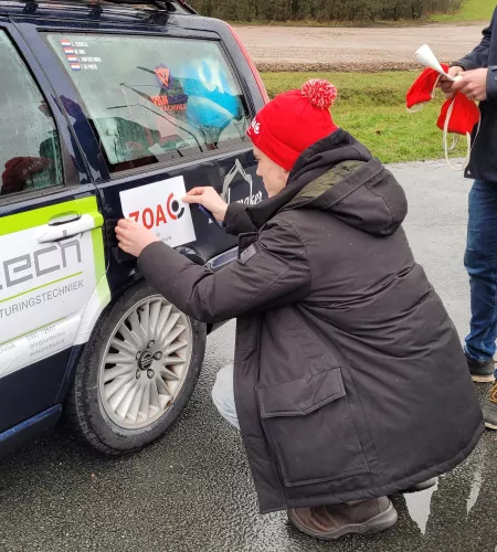 Stickers op de Volvo