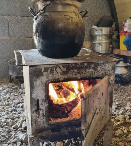 Oven in een tunneltent in Marokko