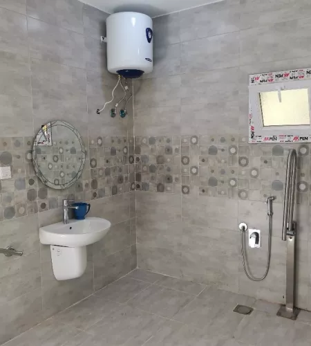 WC na reparatie. Foto: International Medical Corps