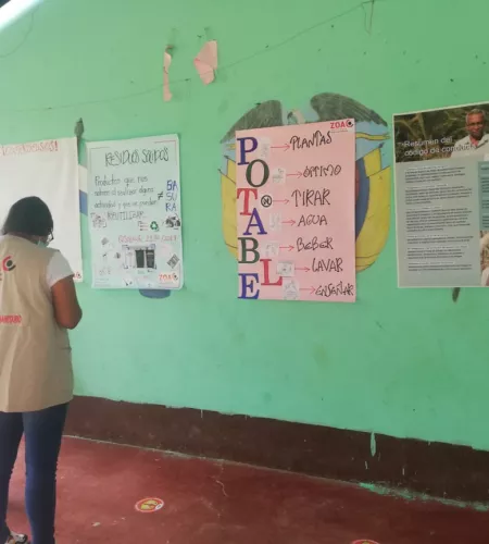 ZOA worker at the bus station