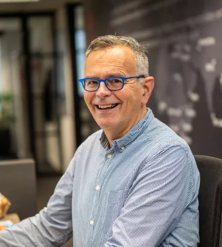 Jacob welcomes you in the ZOA office in Apeldoorn