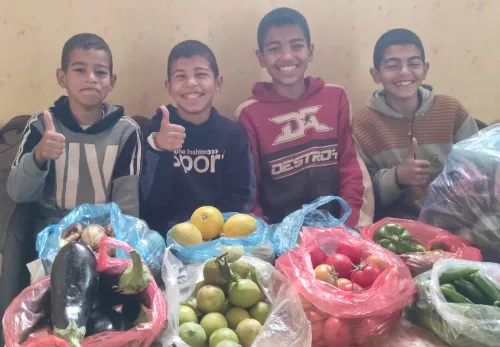 Children in Gaza receive food