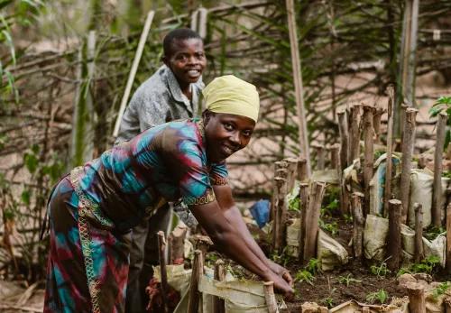 Family working together Burundi 2022